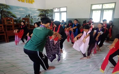Ekstra Kurikuler Tari MULTI School